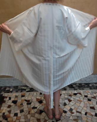 16 Kimono in raso bianco, buone condizioni 