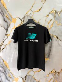 T-shirt new balance nera taglia L