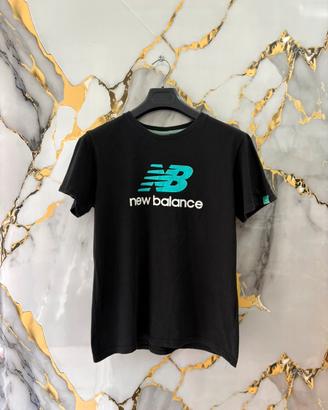 T-shirt new balance nera taglia L