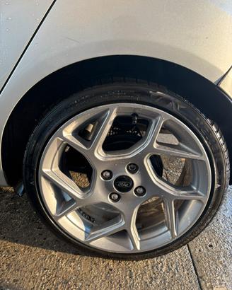 Cerchi + gomme Ford Fiesta 205/40 R17