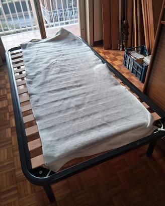 Letto rete a doghe e materasso ortopedico 