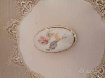 Vecchio cofanetto ovale in ceramica "Limoges"