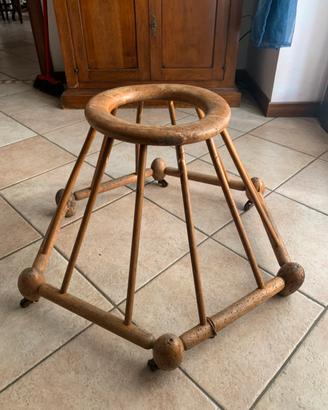 Girello in legno anni 50