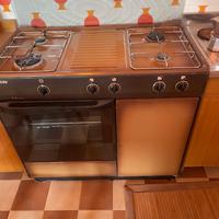 Cucina a gas, 4 fuochi, forno e porta bombola