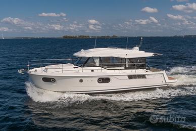 BENETEAU SWIFT TRAWLER 41 SEDAN e FLY