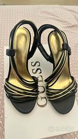Sandali Guess.
