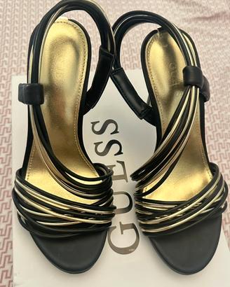 Sandali Guess.