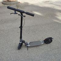 Monopattino adulto TOWN 7XL nero