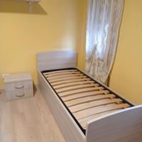 Due strutture letto + comodino