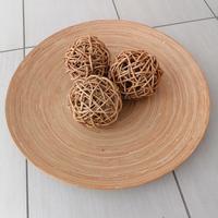 Piatto in bambù con 3 palle decorative