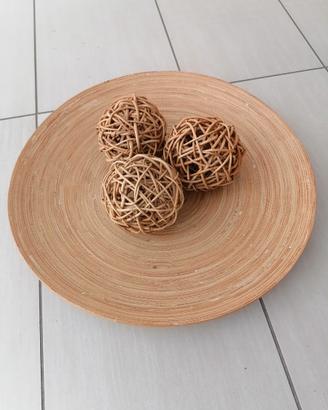 Piatto in bambù con 3 palle decorative