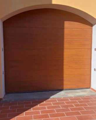 Serranda garage basculante motorizzata