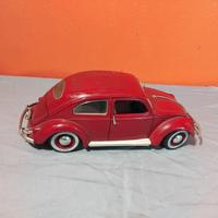 modellino in scala di una Volkswagen Maggiolino