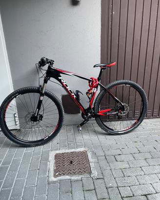 Mountain Bike Rock Machine Carbon
