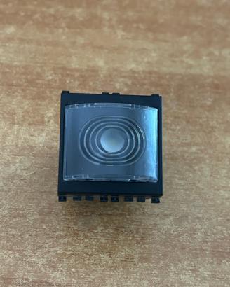 Torcia elettronica portatile Vimar Arkè 19395