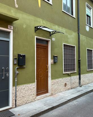 Appartamento bifamiliare piano terra