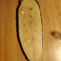 tagliere da portata in legno con corteccia