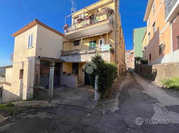 3 LOCALI A LANUVIO