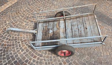Rimorchio agricolo leggero
