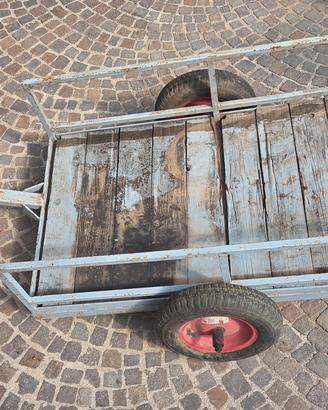 Rimorchio agricolo leggero