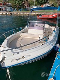 Barca open Ranieri 21,5 piedi 8 posti