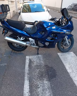 Suzuki GSX 750 F - 2005