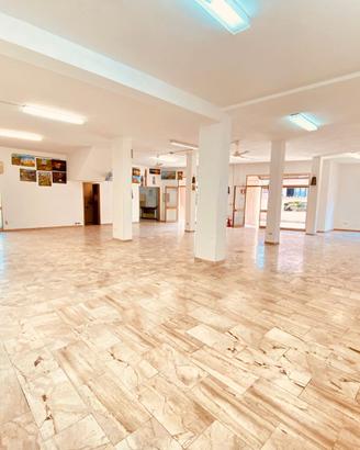 Elegante Locale Commerciale nel Centro Muravera