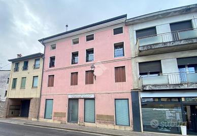 CASA SEMINDIPENDENTE A ISOLA VICENTINA