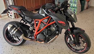 ktm 1290 superduke r 