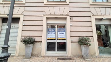 Locale commerciale via Mancini