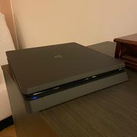 Playstation 4 con 6 videogiochi