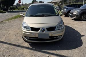RENAULT SCÉNIC