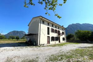 INDIPENDENZA, NATURA E GRANDI SPAZI: CASA TRICA...