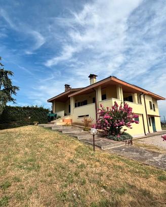 Zevio periferia: prestigiosa villa singola con gia