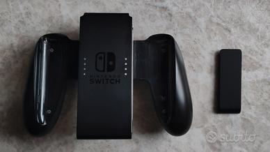 Nintendo Switch Joy-Con Grip e cavalletto