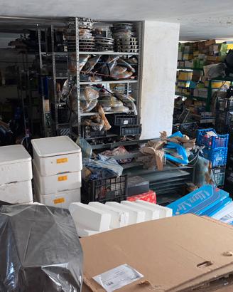 SVENDITA STOCK LOTTO RICAMBI AUTO EPOCA VECCHIE NA