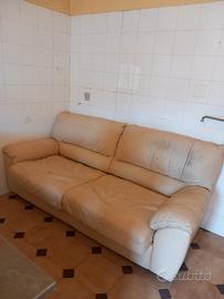 divano letto in pelle 