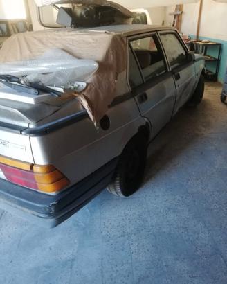 Alfa Romeo 75 