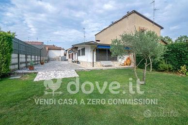 Villa di 140 m² con 3 locali e box auto a Bressana