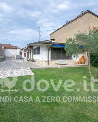 Villa di 140 m² con 3 locali e box auto a Bressana