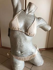 Triangolo costume bikini colore sabbia