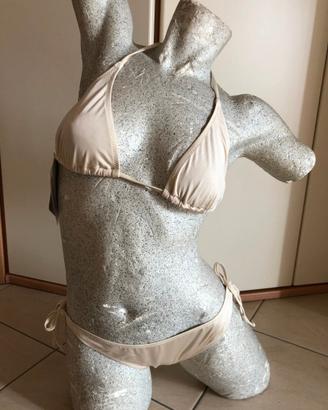 Triangolo costume bikini colore sabbia