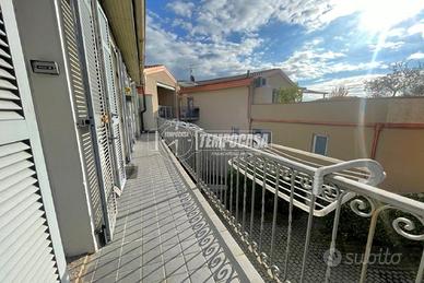 Tavernerio - Bilocale arredato in contesto di cort