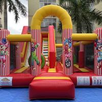 Gioco gonfiabile con scivolo circus village