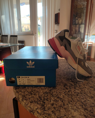 Adidas Falcon W