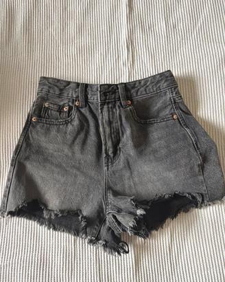 Jeans neri corti