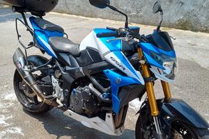 Suzuki GSR 750 - 2015