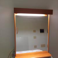 Specchiera - mobile con illuminazione e presa funz