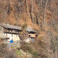 CASA SEMINDIPENDENTE A MEZZENILE