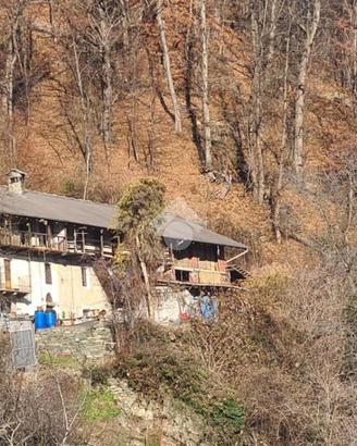 CASA SEMINDIPENDENTE A MEZZENILE
